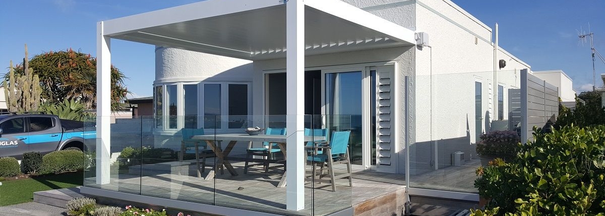 Art Deco home with Louvre Roof on the Westshore Esplanade Hawkes Bay